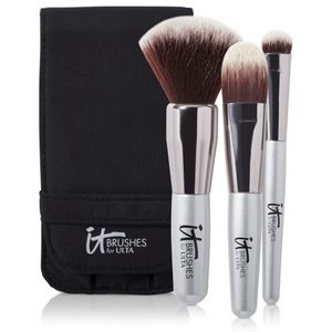 It Cosmetics Travel Brush Set
